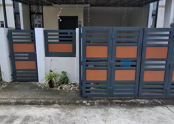 Four Es Apartment