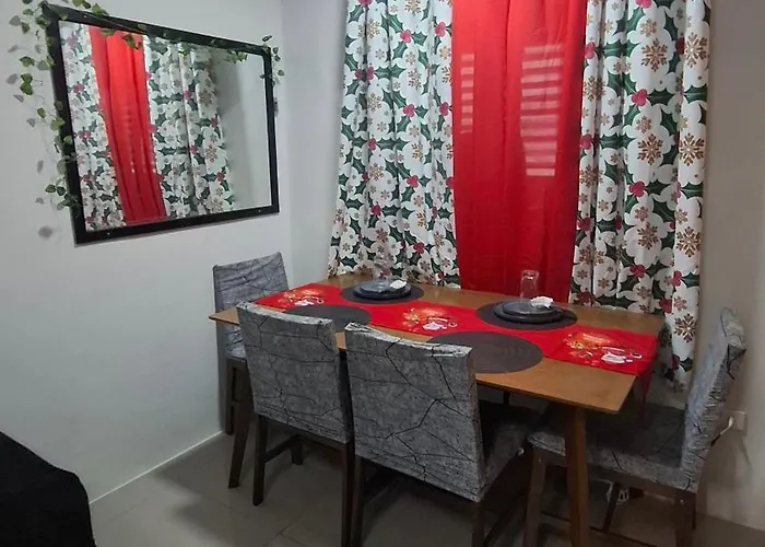 Four Es Apartment *